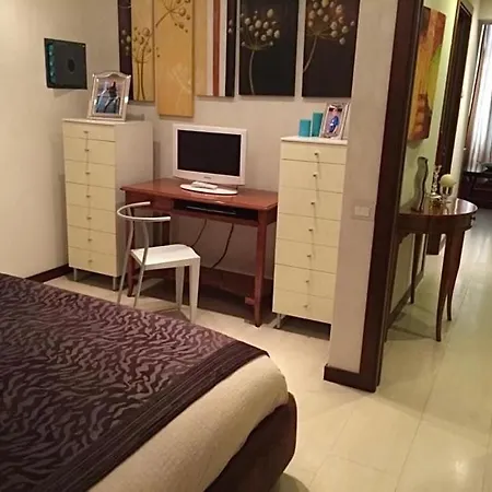 Temptation House Apartment Rom